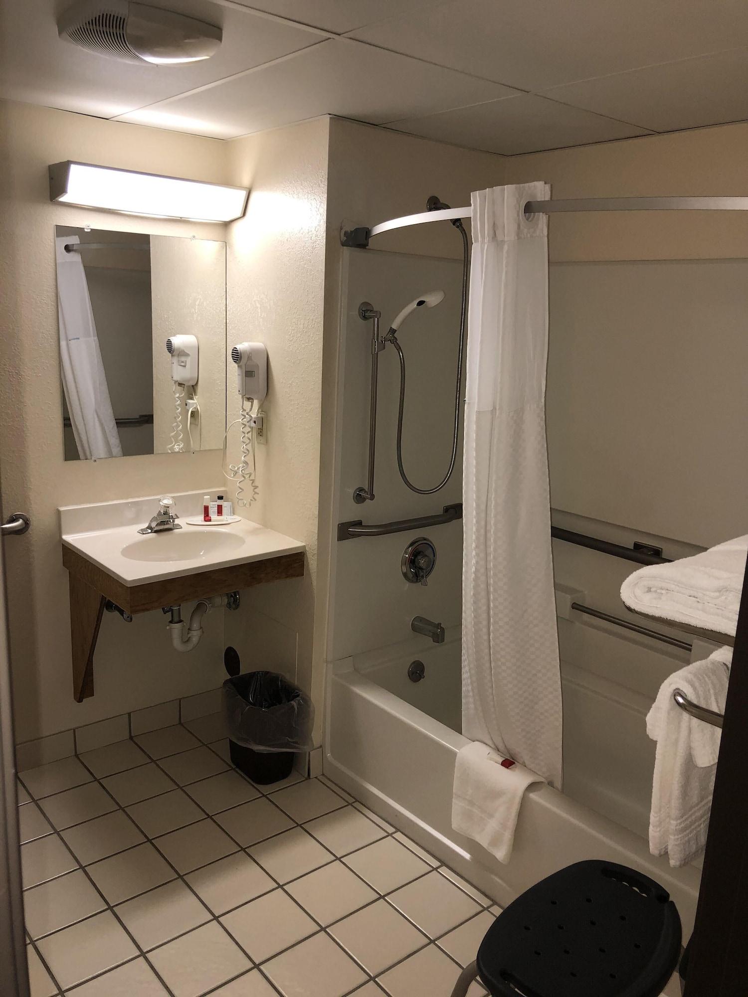 Super 8 By Wyndham Manchester Airport Extérieur photo