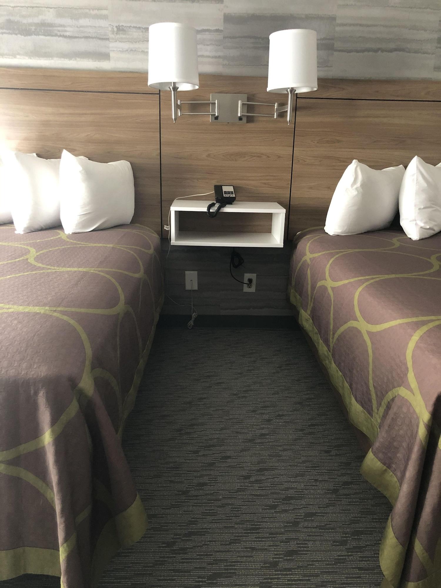 Super 8 By Wyndham Manchester Airport Extérieur photo