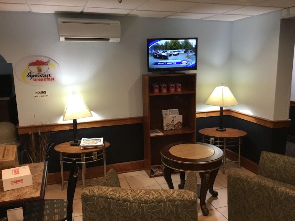 Super 8 By Wyndham Manchester Airport Extérieur photo