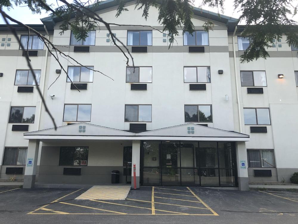 Super 8 By Wyndham Manchester Airport Extérieur photo